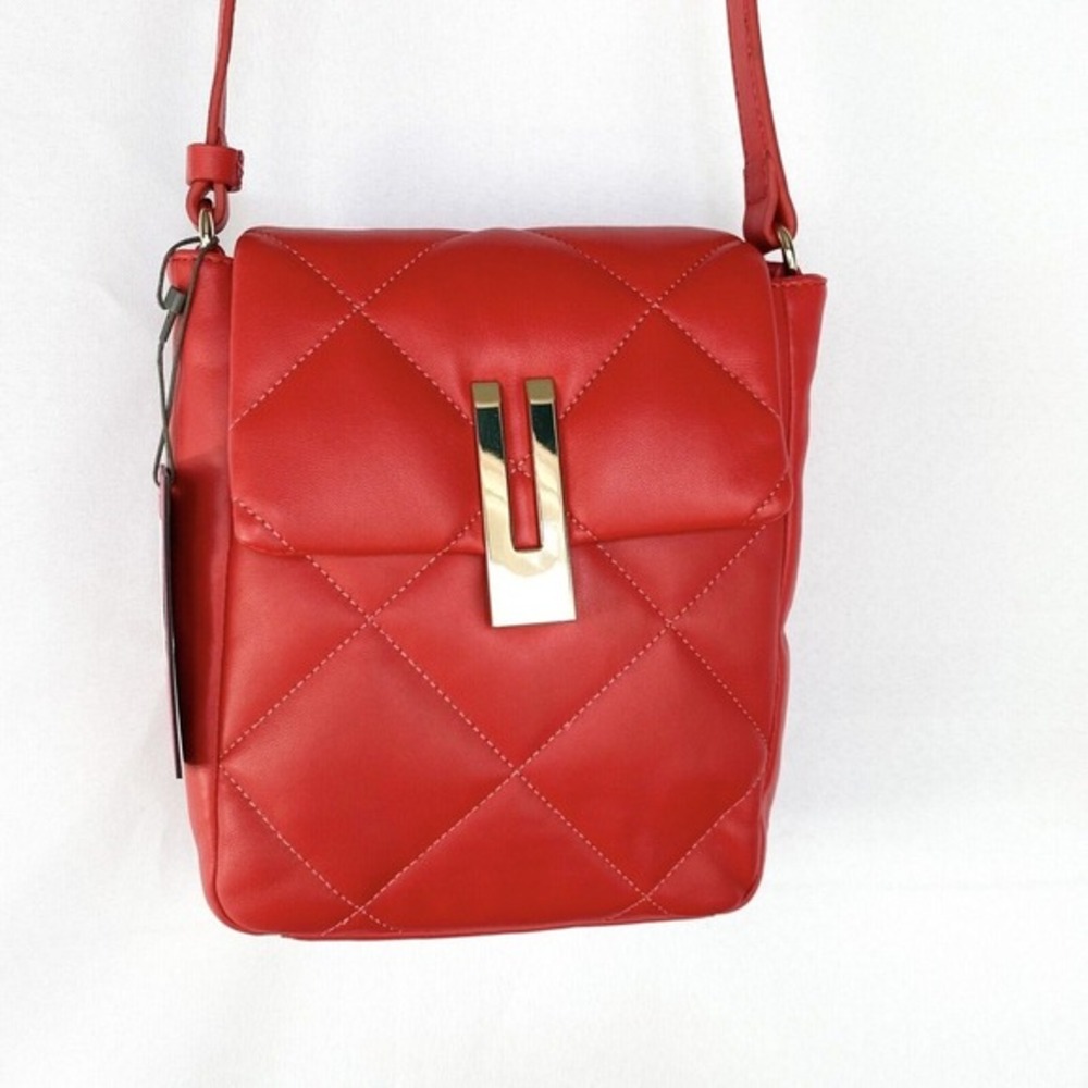 Vince‎ Camuto Doty Quilted Leather Crossbody Bag Red Minimalist Holiday Gift NWT